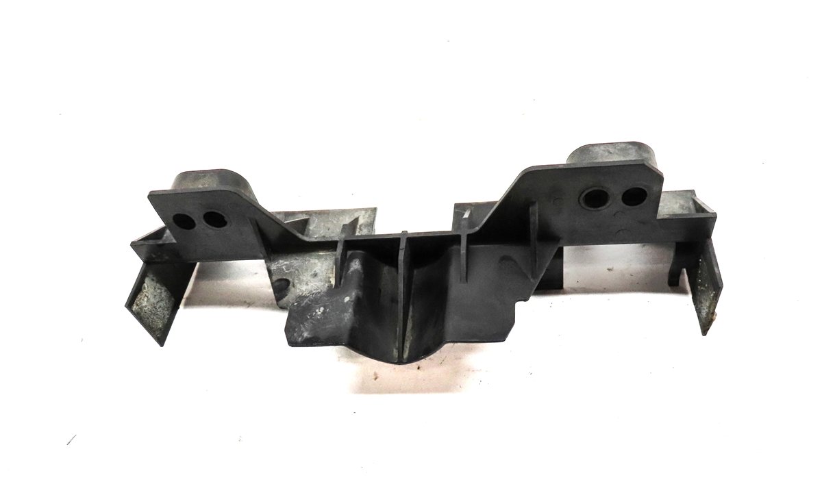 Thumbnail 2: 2017 LAND ROVER DISCOVERY L462 FRONT LEFT or RIGHT AUX RADIATOR SUPPORT BRACKET