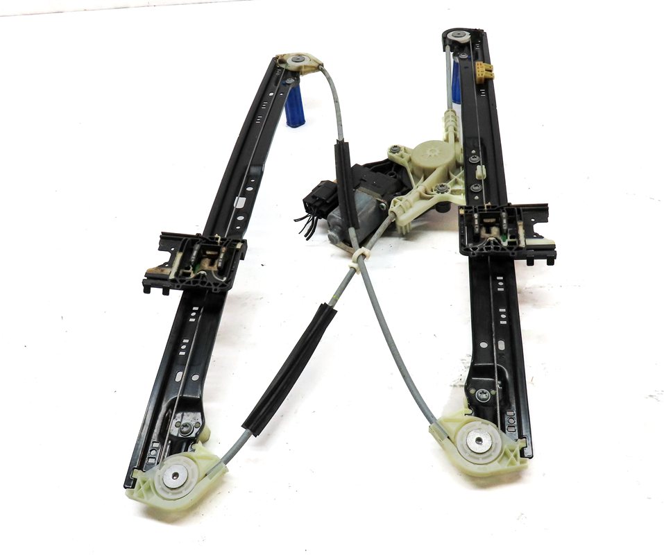 Thumbnail 2: 17-21 LAND ROVER DISCOVERY L462 REAR LEFT DOOR WINDOW REGULATOR w/ MOTOR