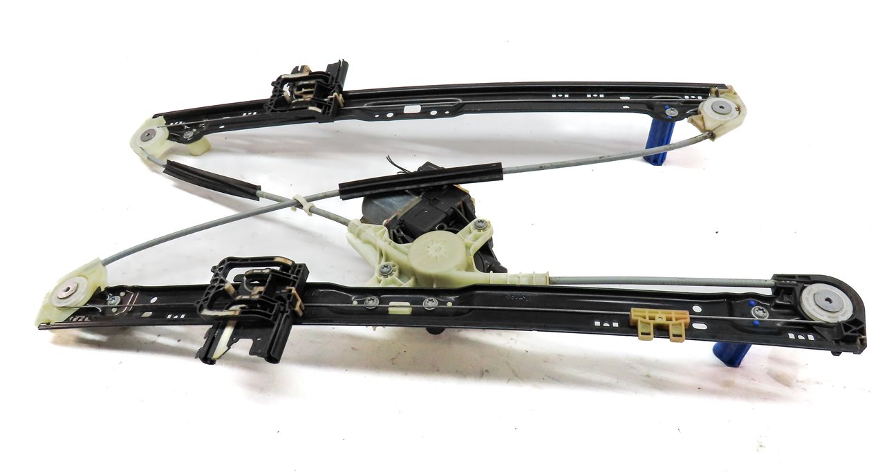 Thumbnail 4: 17-21 LAND ROVER DISCOVERY L462 REAR LEFT DOOR WINDOW REGULATOR w/ MOTOR