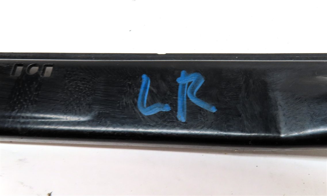 Thumbnail 8: 17-21 LAND ROVER DISCOVERY L462 REAR LEFT DOOR WINDOW REGULATOR w/ MOTOR