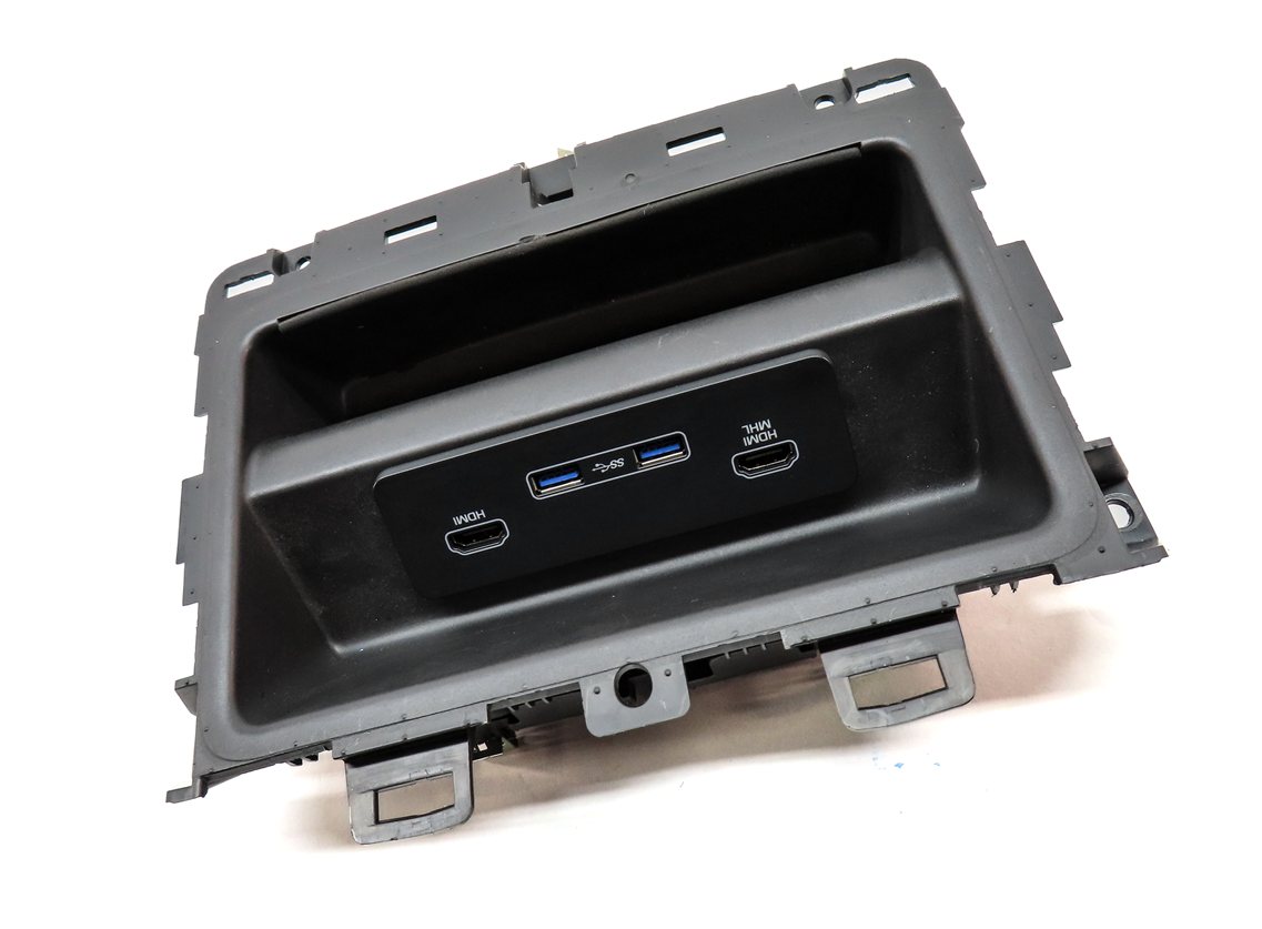 Thumbnail 3: 2017 LAND ROVER DISCOVERY L462 REAR MULTIMEDIA HDMI HUB USB INTERFACE JACK PORT
