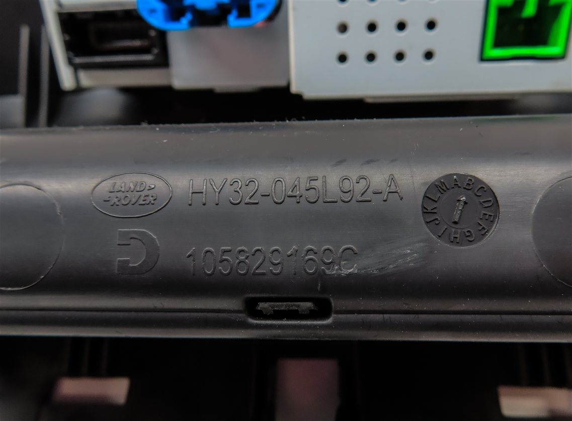 Thumbnail 8: 2017 LAND ROVER DISCOVERY L462 REAR MULTIMEDIA HDMI HUB USB INTERFACE JACK PORT