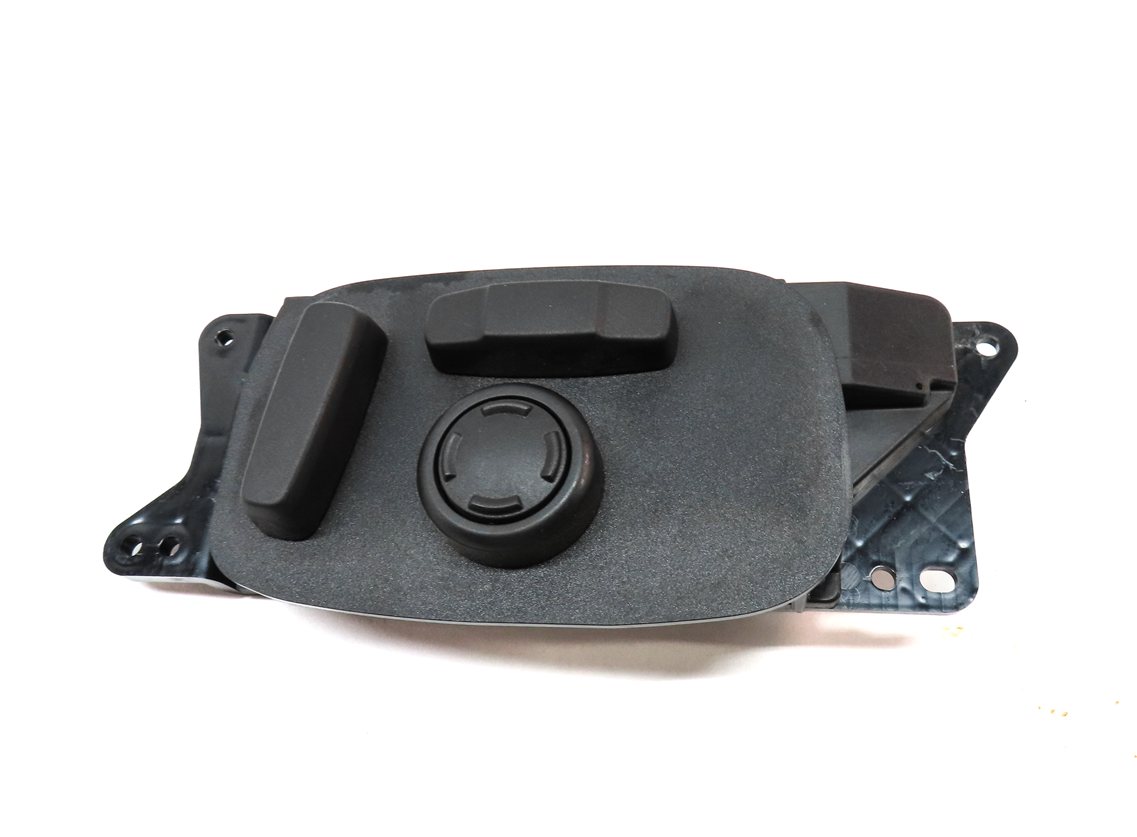 Thumbnail 4: 2017 LAND ROVER DISCOVERY (L462) FRONT LEFT DRIVER SEAT ADJUST SWITCH BUTTON