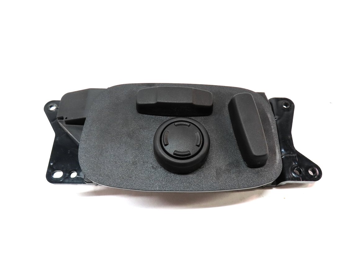 Thumbnail 4: 2017 LAND ROVER DISCOVERY (L462) FRONT RIGHT PASSENGER SEAT ADJUST SWITCH BUTTON