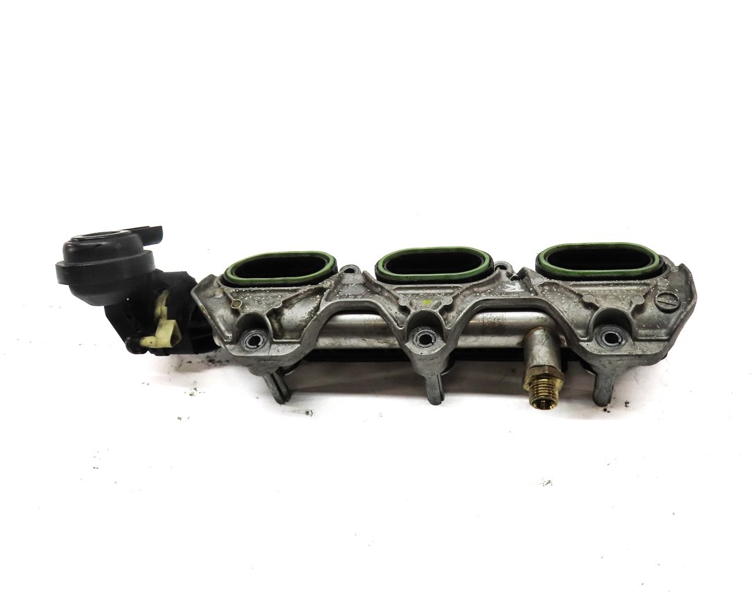 Thumbnail 4: 12 AUDI S4 B8 8K 3.0L (CCBA) RIGHT PASSENGER LOWER INTAKE MANIFOLD w/ FUEL RAIL