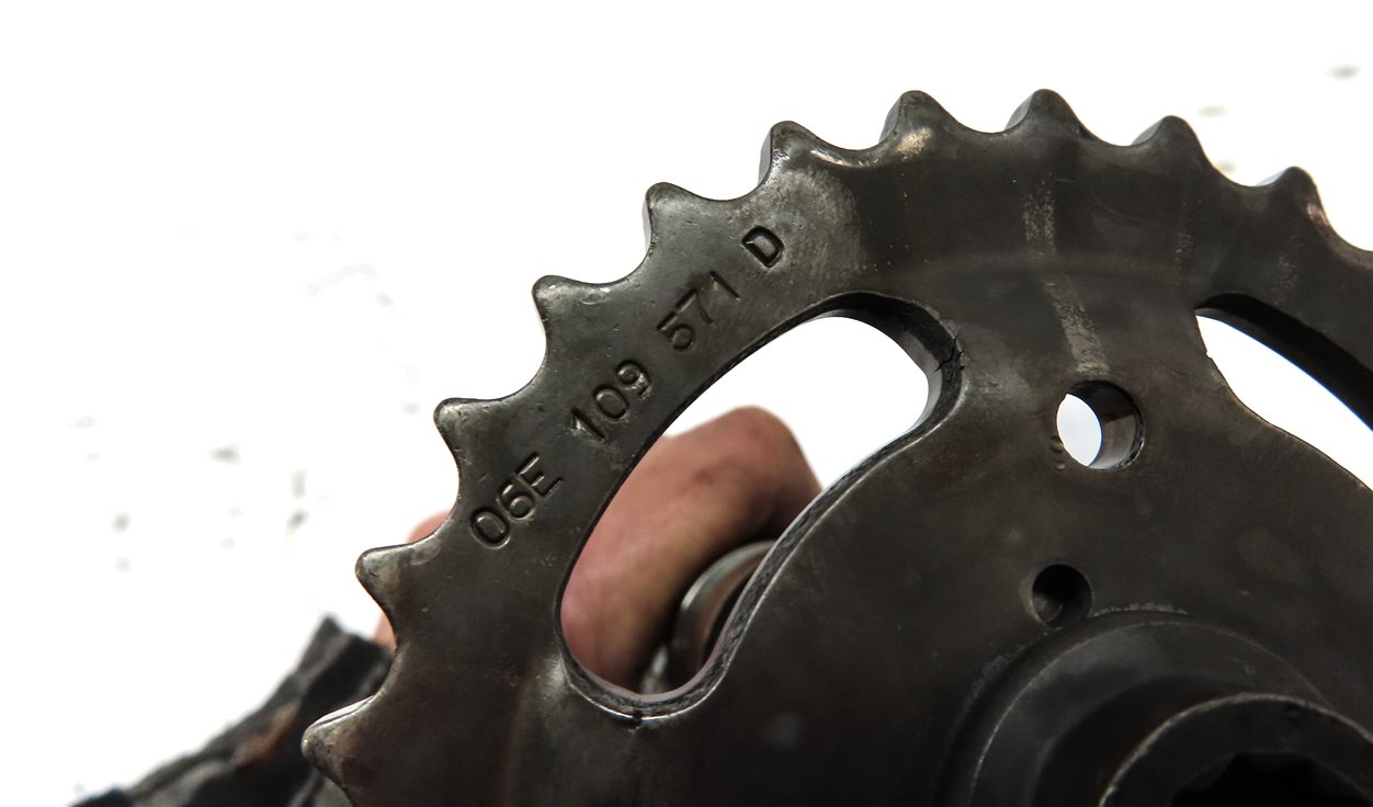 Thumbnail 8: 2012 AUDI S4 (B8 8K) 3.0L (CCBA) FRONT LEFT DRIVER CYLINDER HEAD CAMSHAFT SET/2