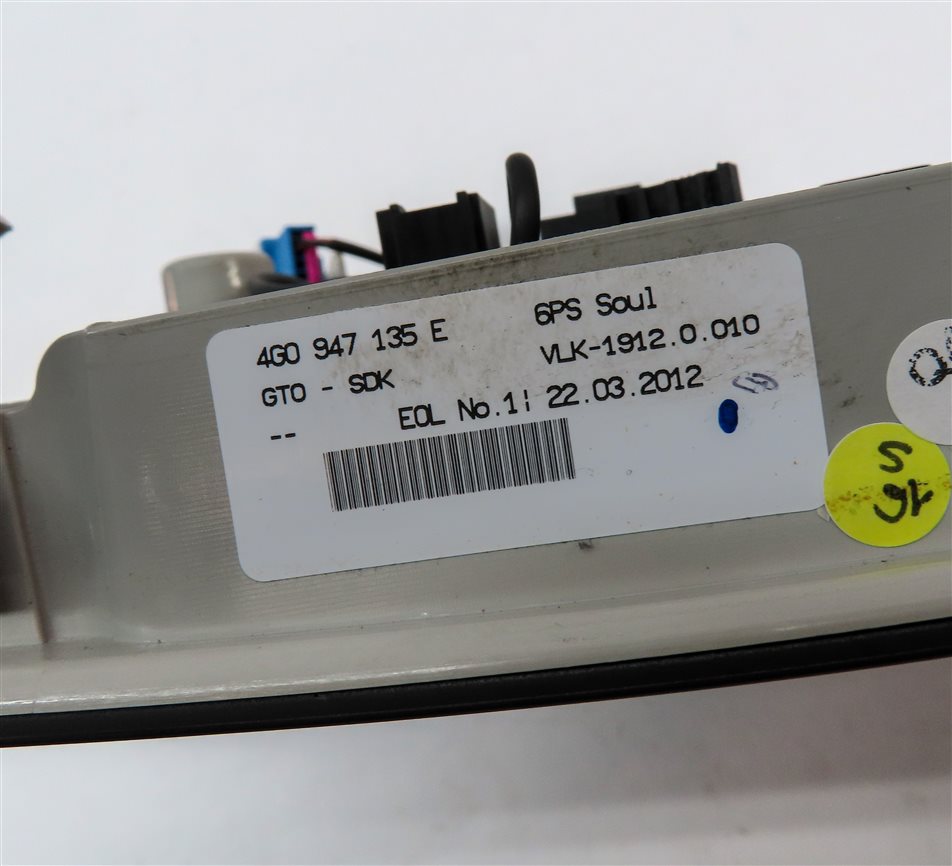 Thumbnail 9: 2012 AUDI A6 (C7 4G) FRONT OVERHEAD DOME LIGHT LAMP w/ SWITCHES (Black)