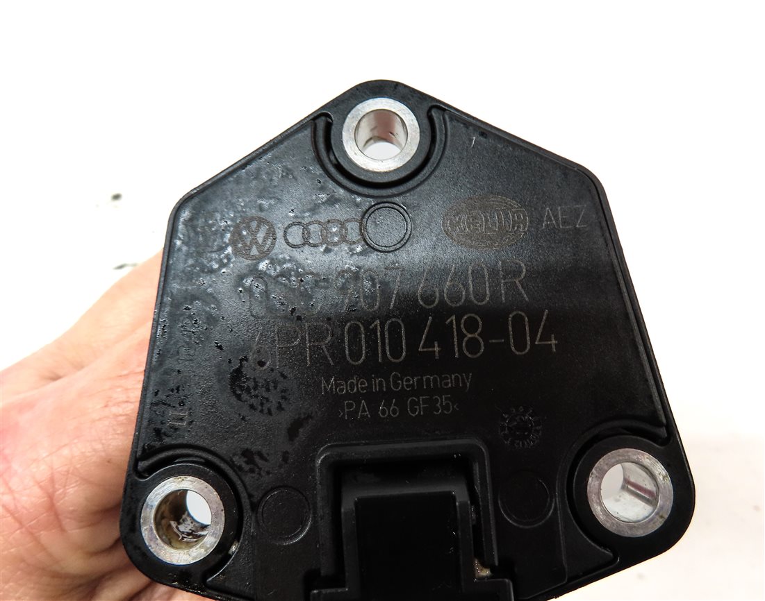 Thumbnail 5: 2012 AUDI A6 (C7 4G) 3.0L (CGXB) ENGINE MOTOR OIL FLUID LEVEL SENSOR