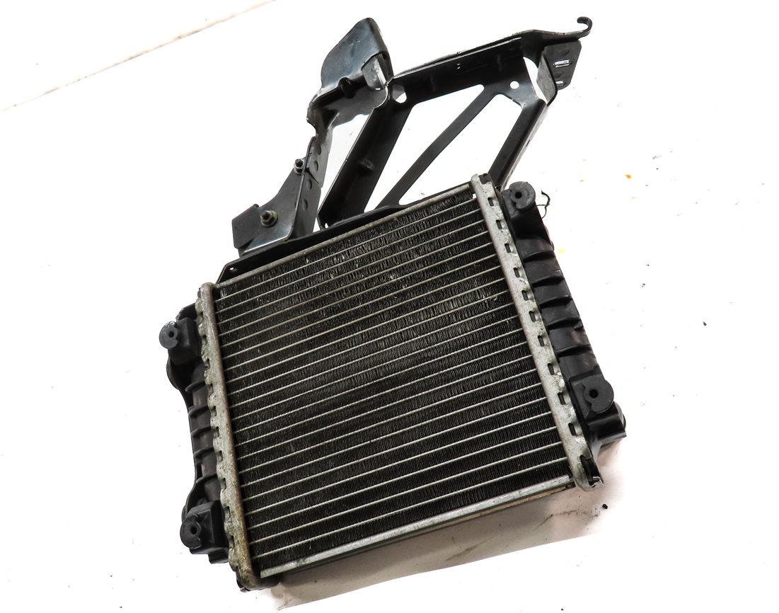 Thumbnail 3: 2012 AUDI A6 (C7 4G) 3.0L (CGXB) ENGINE LEFT AUXILIARY RADIATOR COOLER w/ MOUNT