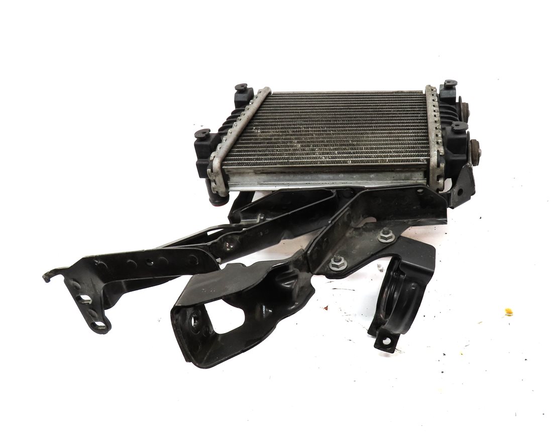 Thumbnail 4: 2012 AUDI A6 (C7 4G) 3.0L (CGXB) ENGINE LEFT AUXILIARY RADIATOR COOLER w/ MOUNT