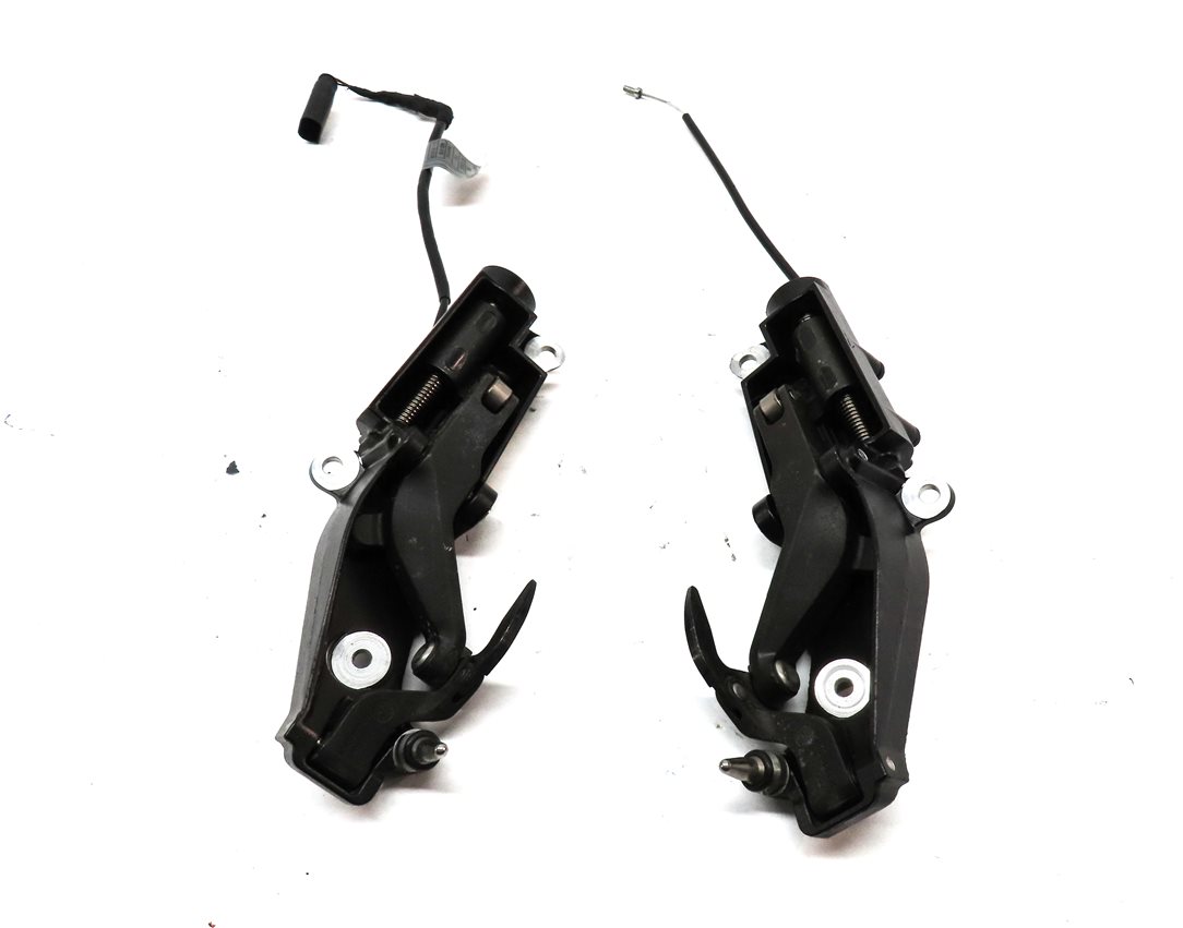 Thumbnail 4: 03 BMW Z4 CONVERTIBLE (E85) LEFT & RIGHT CONVERTIBLE TOP LIFT CATCH LATCH SET/2