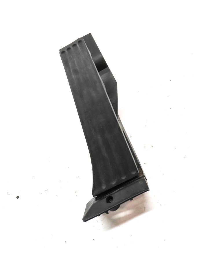 Thumbnail 3: 2003 BMW Z4 CONVERTIBLE (E85) FRONT LEFT DRIVER GAS ACCELERATOR PEDAL ASSEMBLY