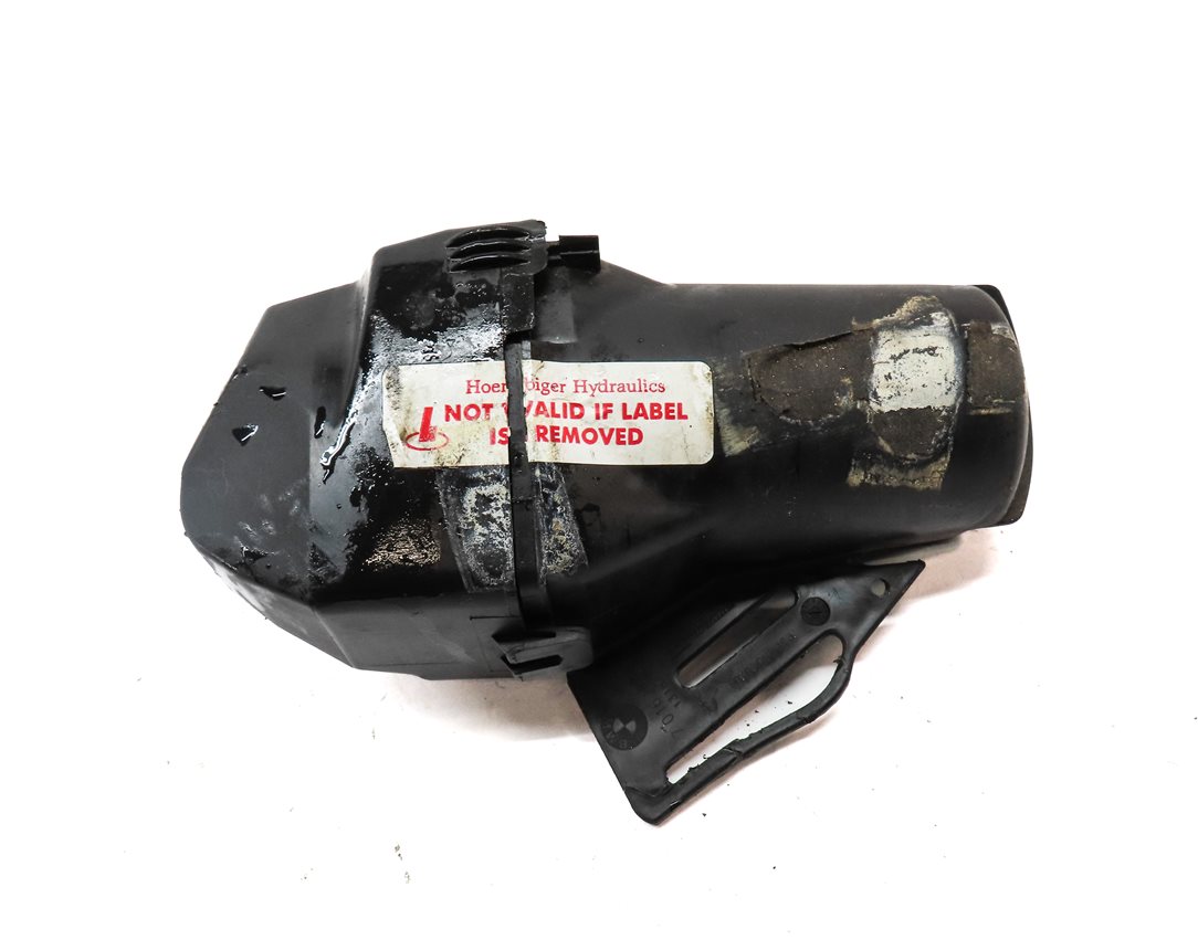 Thumbnail 2: 2003 BMW Z4 CONVERTIBLE (E85) CONVERTIBLE TOP HYDRAULIC LIFT PUMP HOUSING