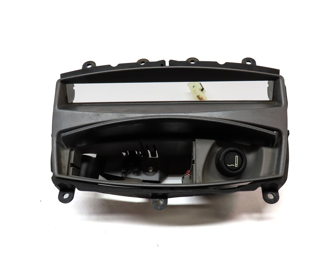 Thumbnail 6: 2003 BMW Z4 CONVERTIBLE (E85) FRONT CENTER CONSOLE ASHTRAY ASSEMBLY w/o INSERT