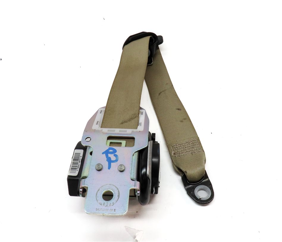 Thumbnail 4: 2015 MERCEDES GL550 (X166) REAR 2ND ROW RIGHT SEAT SEATBELT RETRACTOR (BEIGE)