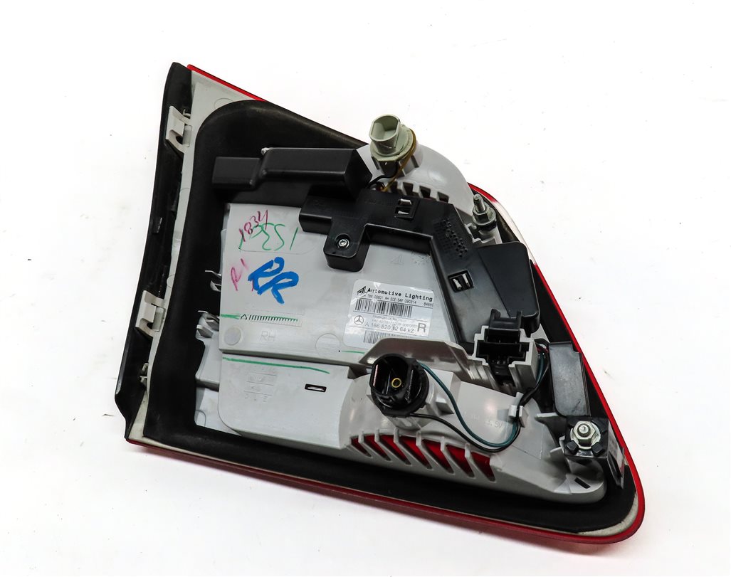 Thumbnail 5: 13-16 MERCEDES GL350 GL450 GL550 (X166) RIGHT REAR INNER TAILLIGHT LIGHT LAMP