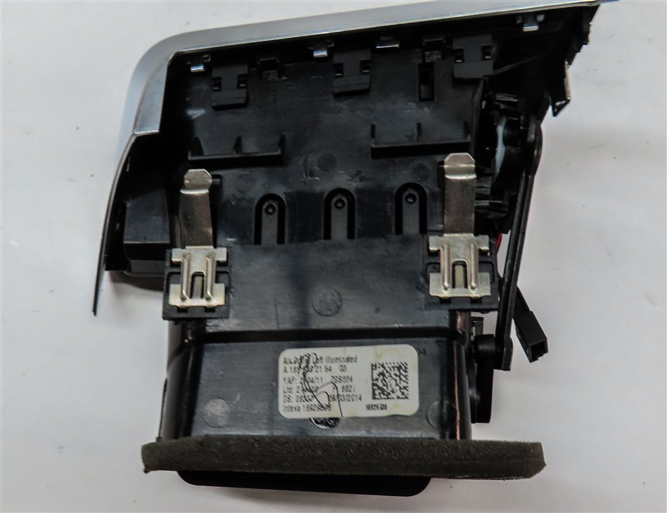 Thumbnail 6: 2015 MERCEDES GL550 (X166) FRONT LEFT DRIVER DASH HEAT AIR AC VENT (BLACK)