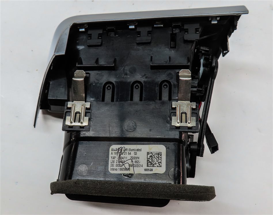 Thumbnail 7: 2015 MERCEDES GL550 (X166) FRONT LEFT DRIVER DASH HEAT AIR AC VENT (BLACK)