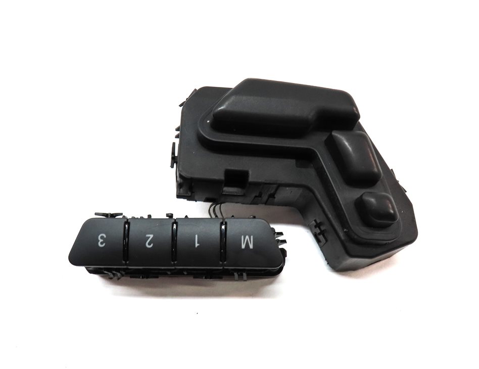 Thumbnail 4: 12-18 CLA G GL ML C117 W166 W242 W463 X166 FRONT LEFT DRIVER MEMORY SEAT SWITCH
