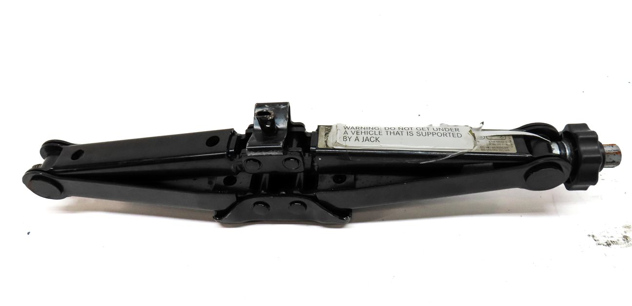 Thumbnail 8: 2015 MERCEDES GL550 (X166) EMERGENCY ROADSIDE JACK LUG TOW HOOK TOOL SET