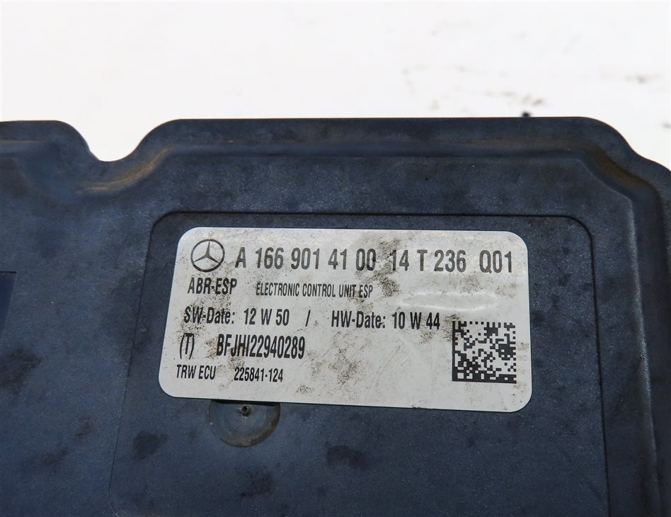 Thumbnail 6: 2014-2015 MERCEDES GL350 GL450 GL550 (X166) ADAPTIVE CRUISE - ABS BRAKE PUMP
