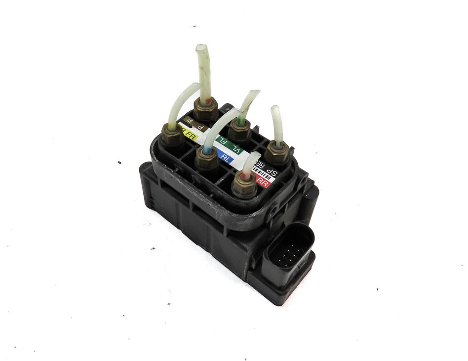 Thumbnail 1: 2015 MERCEDES GL550 (X166) AIRMATC AIR SUSPENSION VALVE CONTROL BLOCK