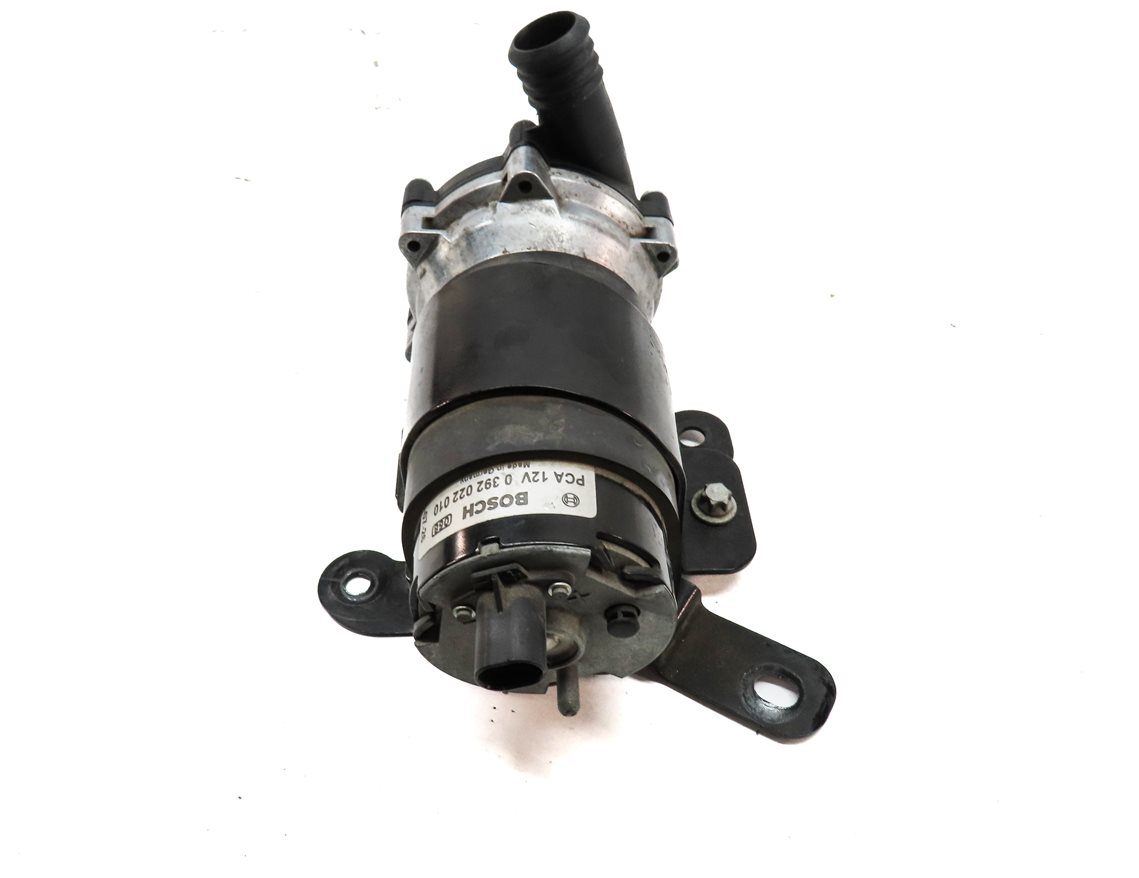 Thumbnail 5: 2015 MERCEDES GL550 (X166) 4.6L (M278) ENGINE MOTOR AUXILIARY WATER COOLANT PUMP
