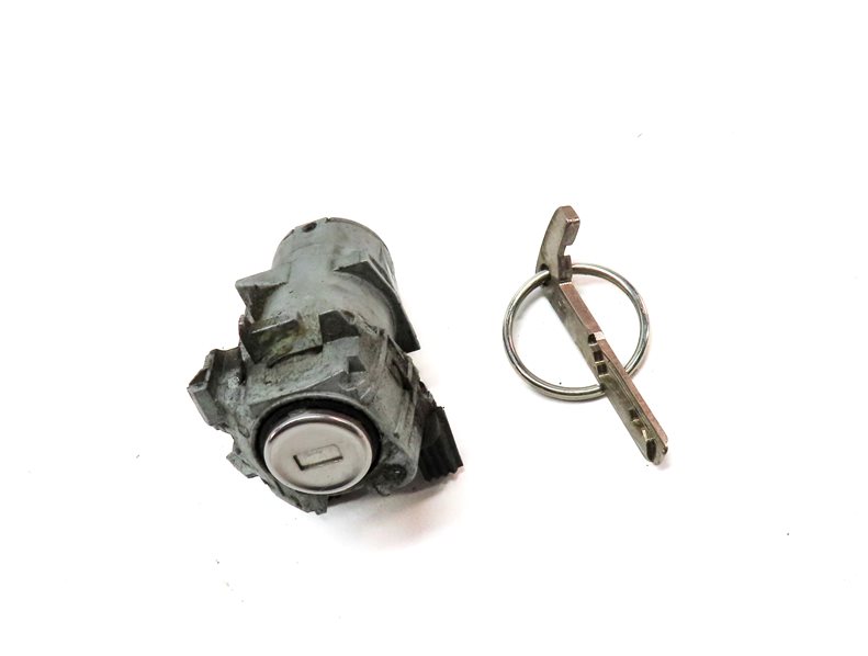 Thumbnail 3: 2015 MERCEDES GL550 (X166) FRONT LEFT DRIVER DOOR HANDLE LOCK CYLINDER w/KEY