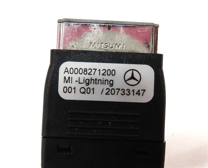 Thumbnail 6: 2015 MERCEDES GL550 (X166) APPLE iPHONE AUDIO AUX INTERFACE CABLE