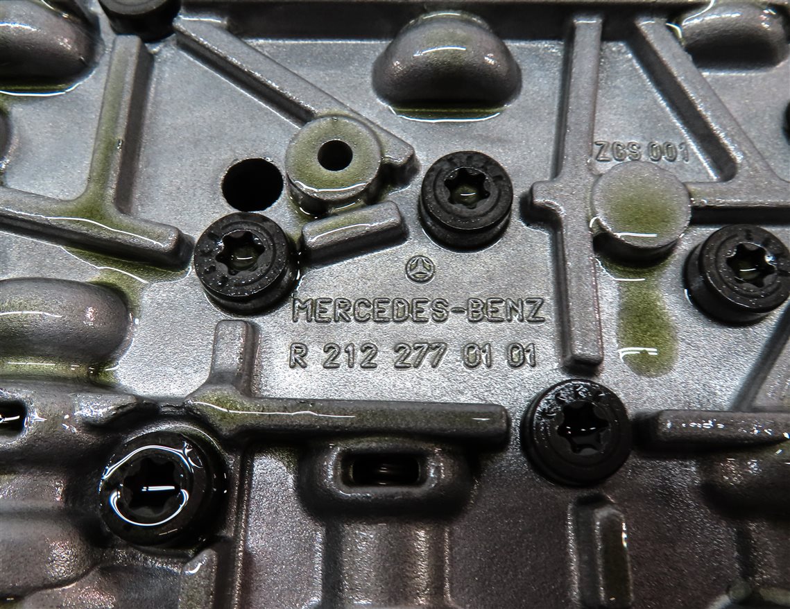 Thumbnail 8: 15-20 MERCEDES C E S GL ML (W205 W212 W166 W222 X166) TRANSMISSION VALVE BODY