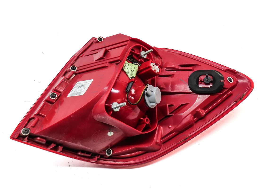 Thumbnail 5: 13-16 MERCEDES GL350 GL450 GL550 (X166) LEFT DRIVER TAILLIGHT BRAKE LIGHT LAMP