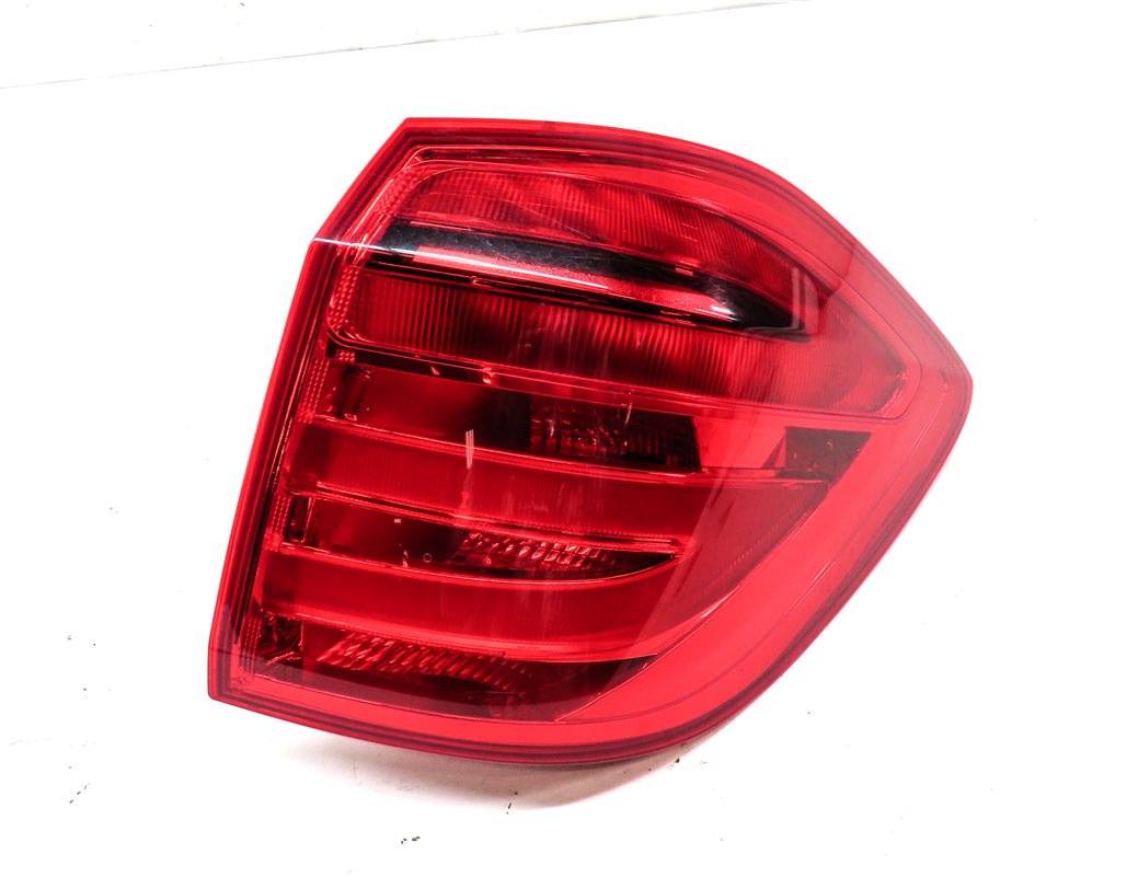 Thumbnail 3: 13-16 MERCEDES GL350 GL450 GL550 (X166) RIGHT REAR TAILLIGHT BRAKE LIGHT LAMP