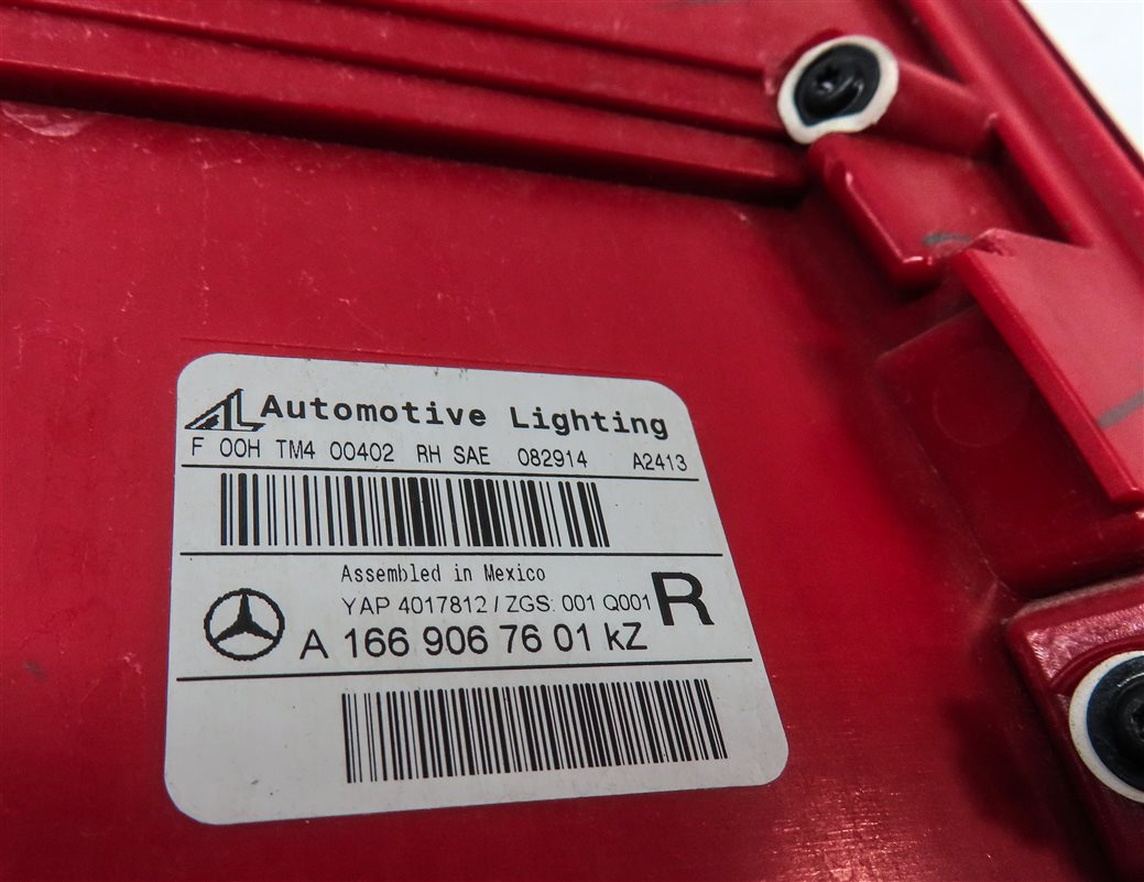 Thumbnail 6: 13-16 MERCEDES GL350 GL450 GL550 (X166) RIGHT REAR TAILLIGHT BRAKE LIGHT LAMP