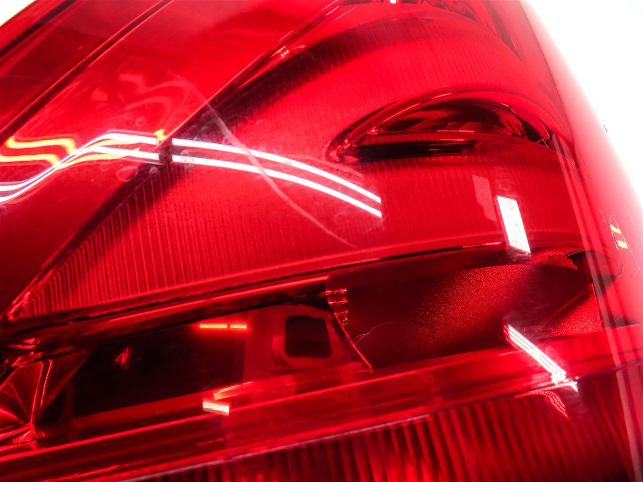 Thumbnail 7: 13-16 MERCEDES GL350 GL450 GL550 (X166) RIGHT REAR TAILLIGHT BRAKE LIGHT LAMP
