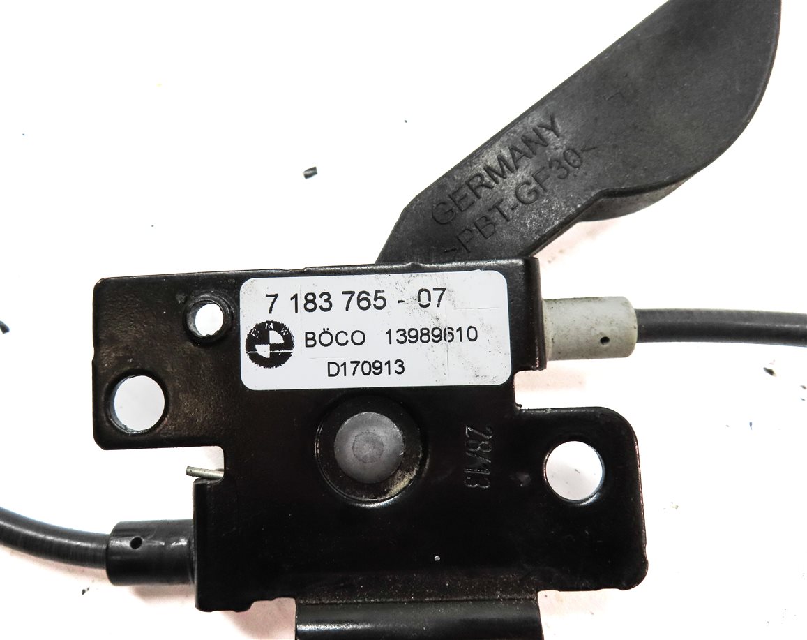 Thumbnail 13: 2014 BMW 750Li (F01) FRONT HOOD BONNET SAFETY HOOK LATCH CATCH HANDLE SET/3