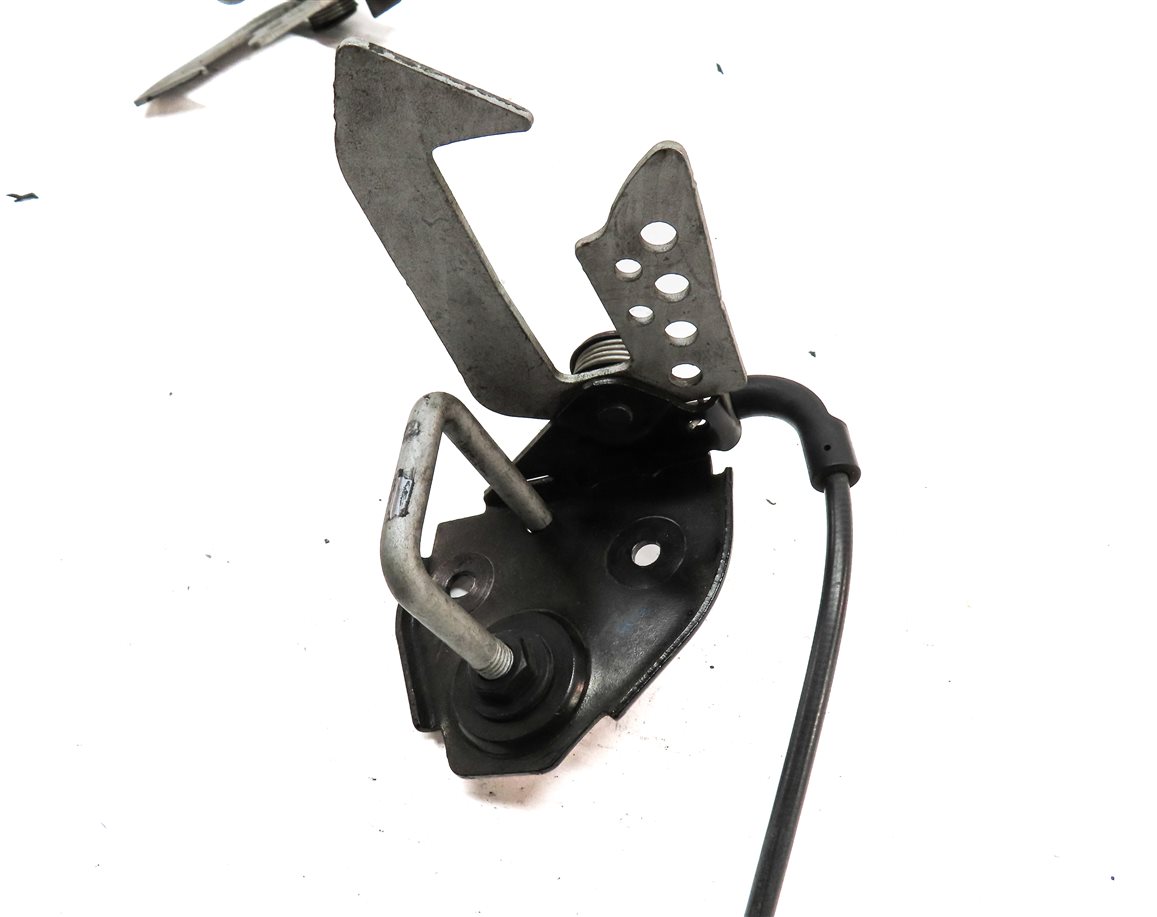 Thumbnail 5: 2014 BMW 750Li (F01) FRONT HOOD BONNET SAFETY HOOK LATCH CATCH HANDLE SET/3