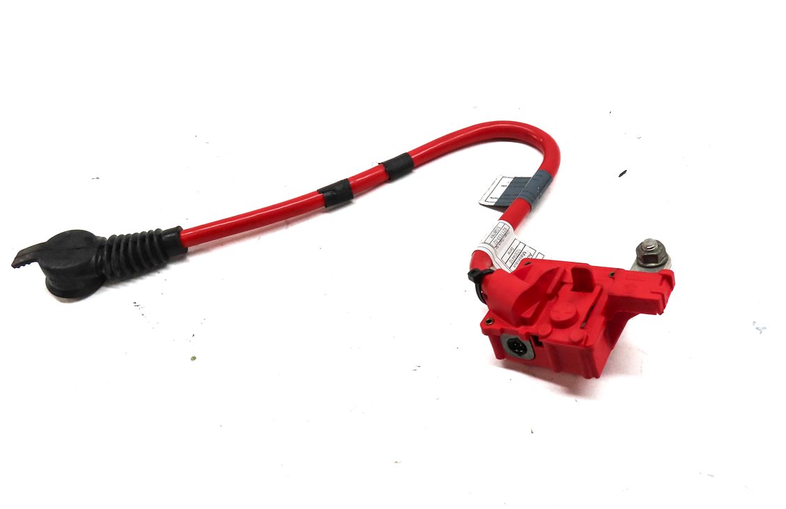 Thumbnail 2: 2014 BMW 750Li (F01) 4.4L (N63) ENGINE POSITIVE BATTERY CABLE TERMINAL