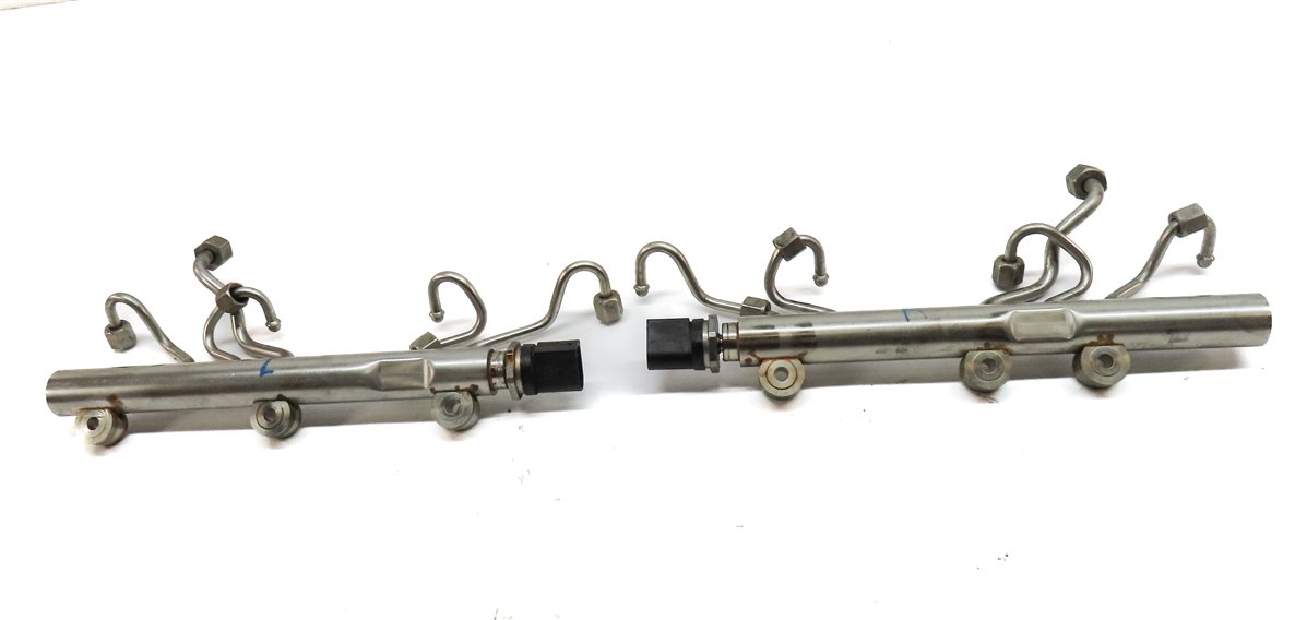 Thumbnail 2: 2014 BMW 750Li (F01) 4.4L (N63) ENGINE MOTOR LEFT & RIGHT GAS FUEL RAIL w/LINES