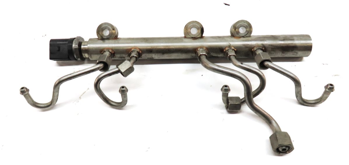 Thumbnail 6: 2014 BMW 750Li (F01) 4.4L (N63) ENGINE MOTOR LEFT & RIGHT GAS FUEL RAIL w/LINES