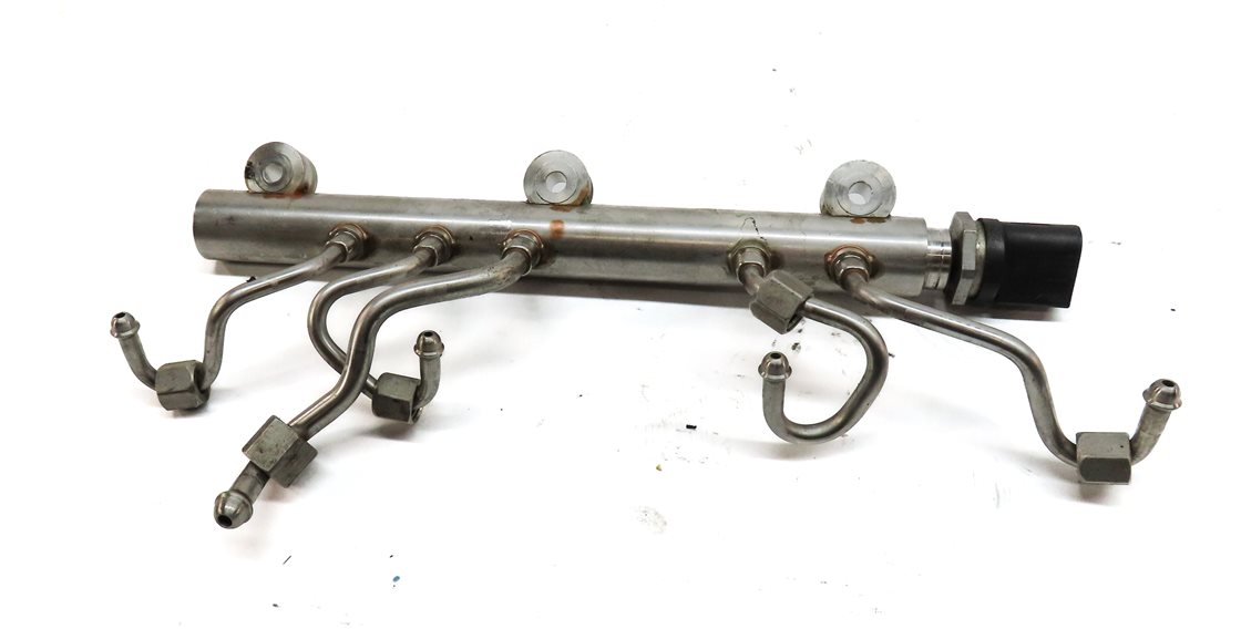 Thumbnail 8: 2014 BMW 750Li (F01) 4.4L (N63) ENGINE MOTOR LEFT & RIGHT GAS FUEL RAIL w/LINES
