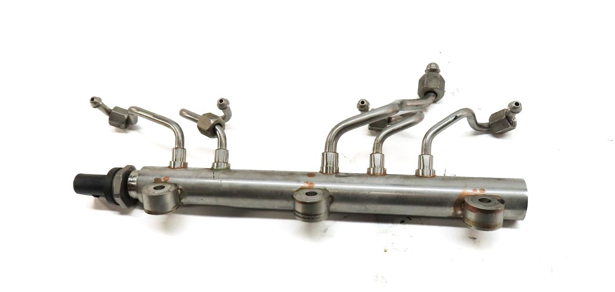 Thumbnail 9: 2014 BMW 750Li (F01) 4.4L (N63) ENGINE MOTOR LEFT & RIGHT GAS FUEL RAIL w/LINES