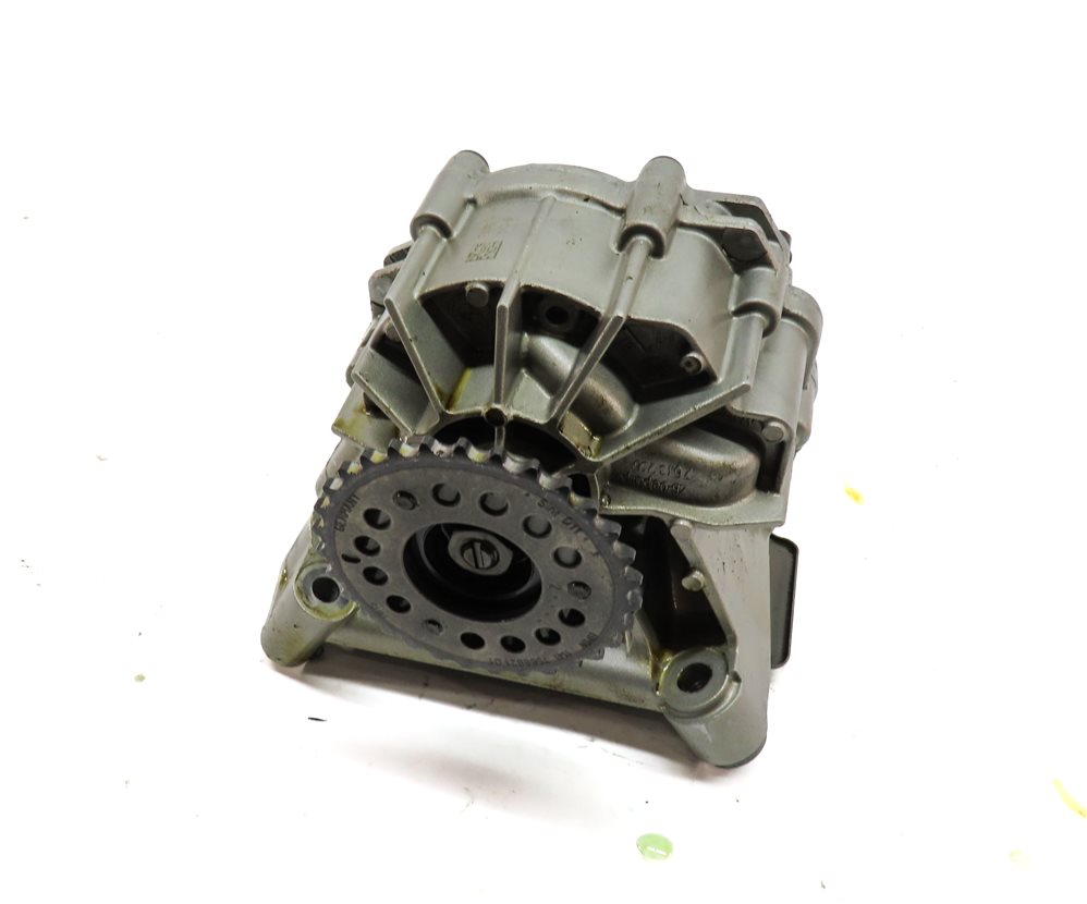 Thumbnail 1: 2014 BMW 750Li (F01) 4.4L (N63) ENGINE MOTOR OIL FLUID PUMP