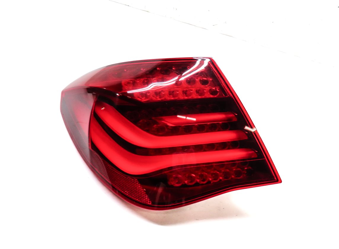 13-15 BMW 7 SERIES (F01 F02 F04) REAR LEFT DRIVER OUTER TAILLIGHT BRAKE LIGHT