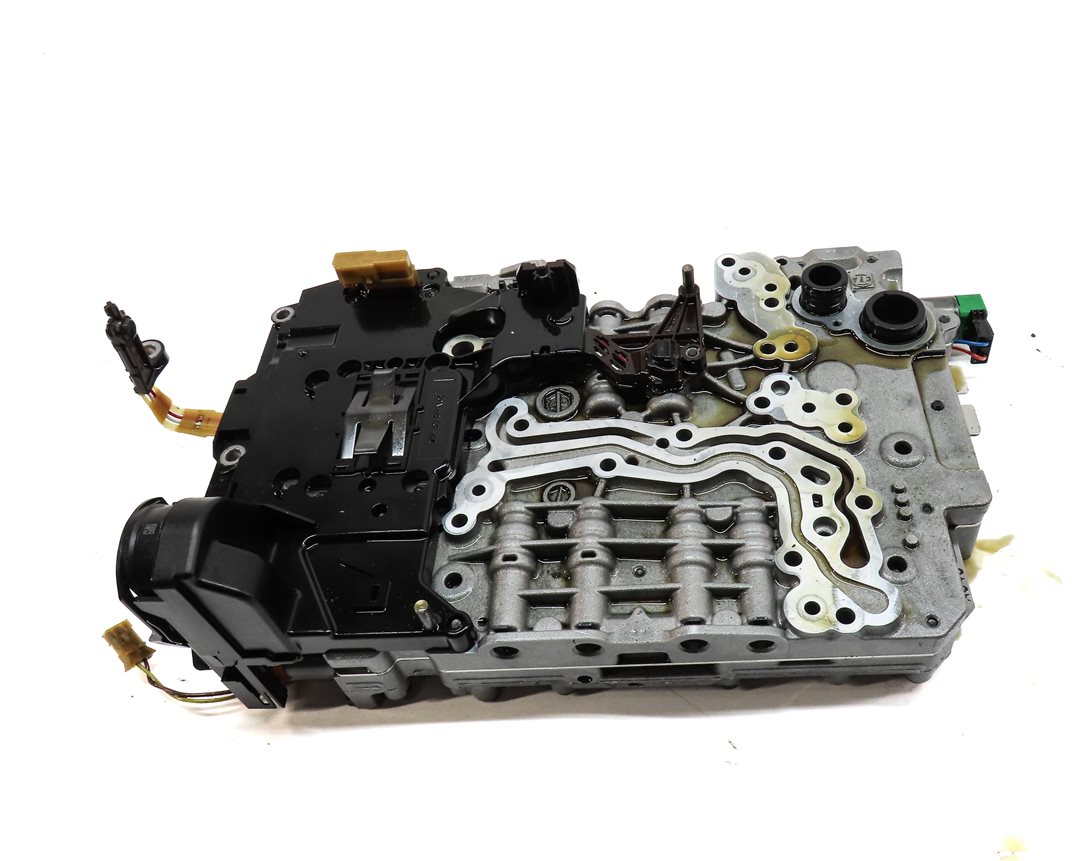 Thumbnail 2: 13-19 BMW 550i 550iGT 650i 750i (F01 F02 F10) RWD 8HP70 TRANSMISSION VALVE BODY