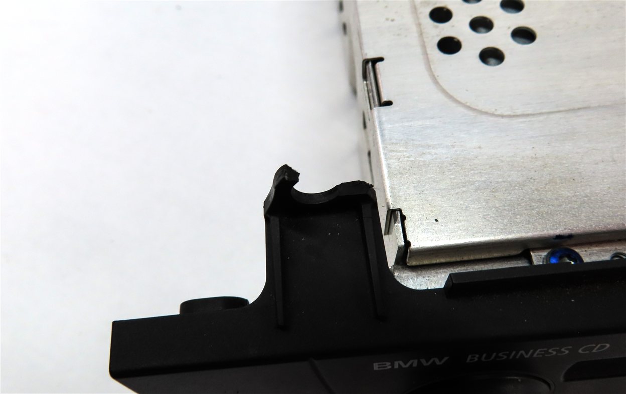 Thumbnail 10: 01-06 BMW 325i 330i 540i M3 M5 X3 X5 Z4 (E39 E46 E53 E83 E85) 6 DISC CD CHANGER