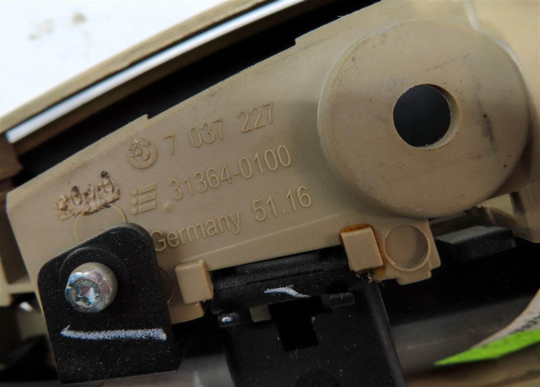 Thumbnail 7: 05 BMW Z4 CONVERTIBLE E85 CENTER CONSOLE ASHTRAY CIGARETTE LIGHTER OUTLET(BEIGE)