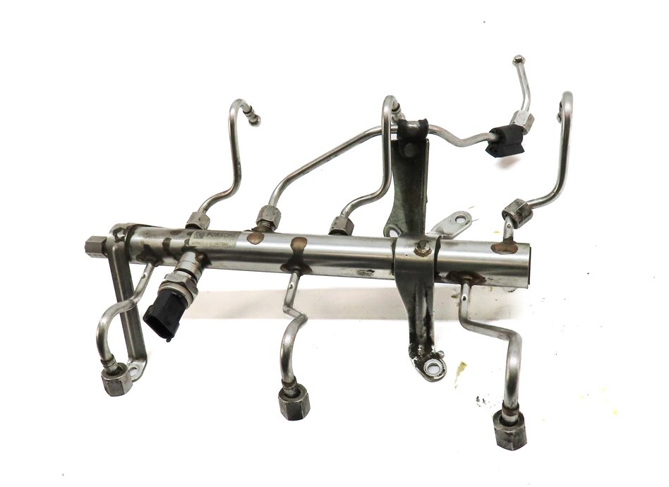 Thumbnail 2: 2011 PORSCHE PANAMERA (970 G1) 3.6L (M46.20) ENGINE FUEL RAIL w/ LINES