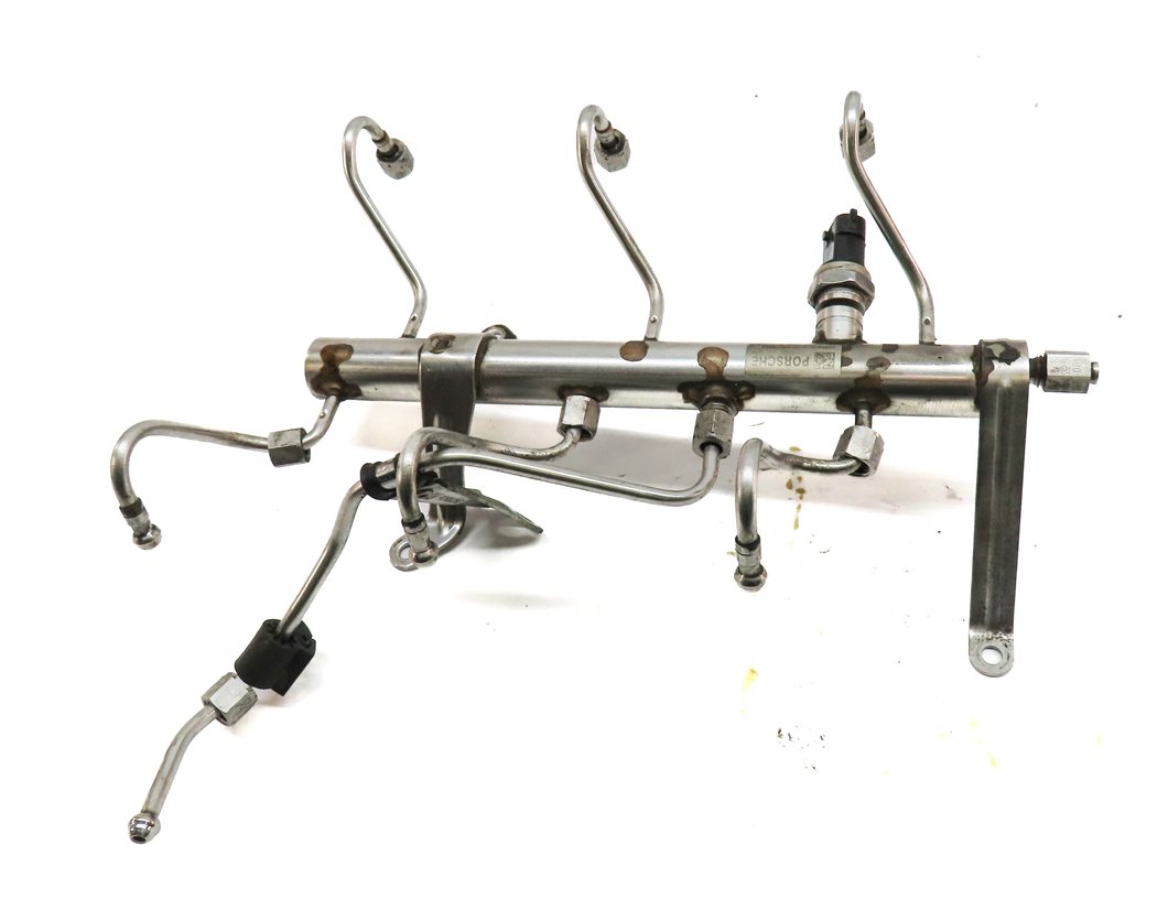 Thumbnail 4: 2011 PORSCHE PANAMERA (970 G1) 3.6L (M46.20) ENGINE FUEL RAIL w/ LINES