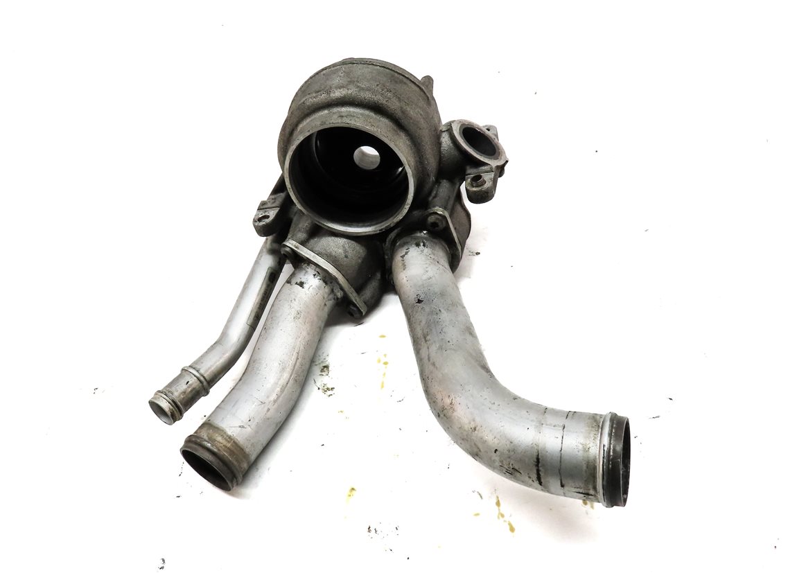 Thumbnail 2: 2011 PORSCHE PANAMERA (970 G1) 3.6L (M46.20) ENGINE THERMOSTAT COOLANT HOUSING