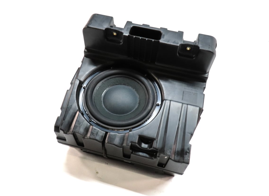 Thumbnail 1: 2011 PORSCHE PANAMERA (970 G1) BOSE STEREO AUDIO SOUND SYSTEM SUBWOOFER SPEAKER